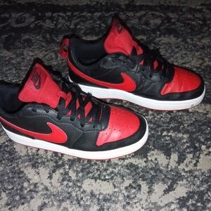 Nike Court Borough Low 2 Sneakers